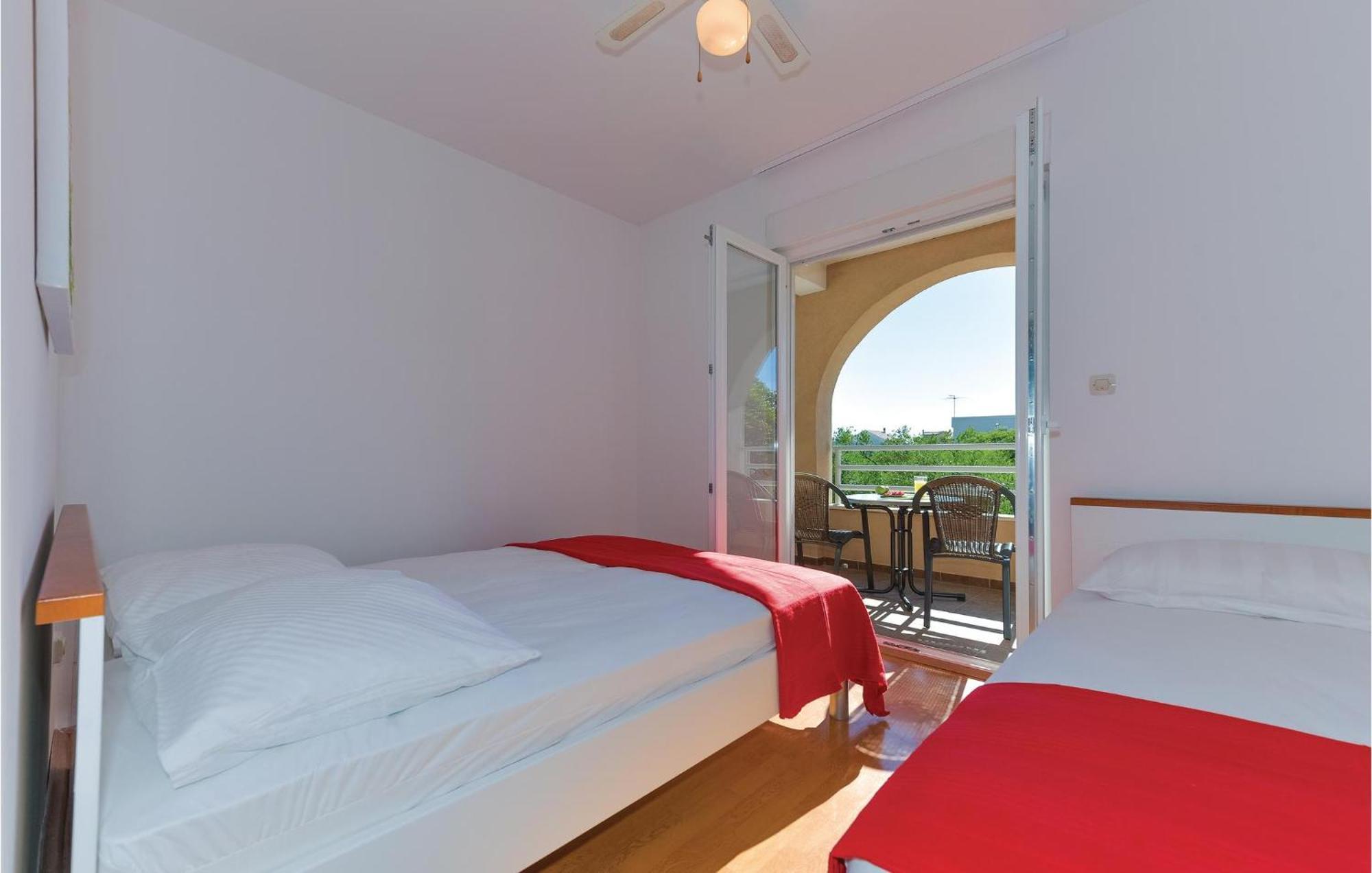 Gorgeous Apartment In Vodice With Kitchen Exterior foto